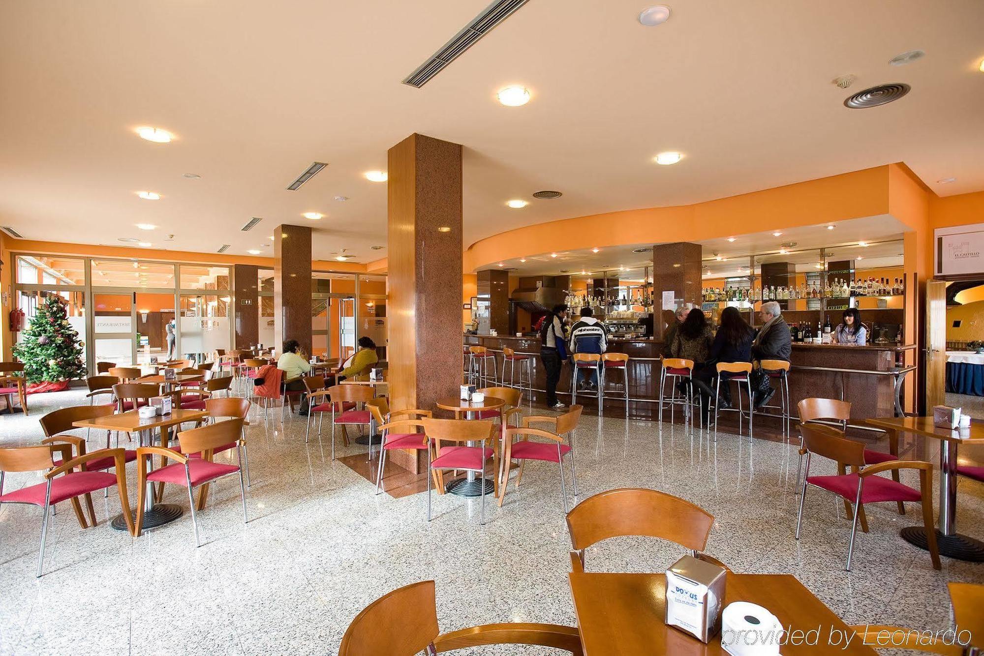 Ponferrada Plaza Hotel Restoran gambar